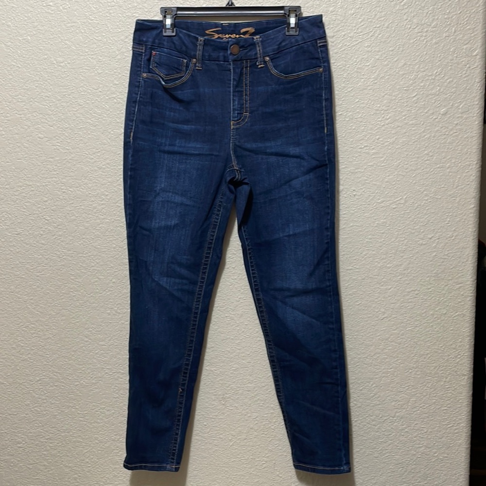 Seven7 Women's Tummyless High Rise Skinny Jeans. Very Good Condition. Size 12.